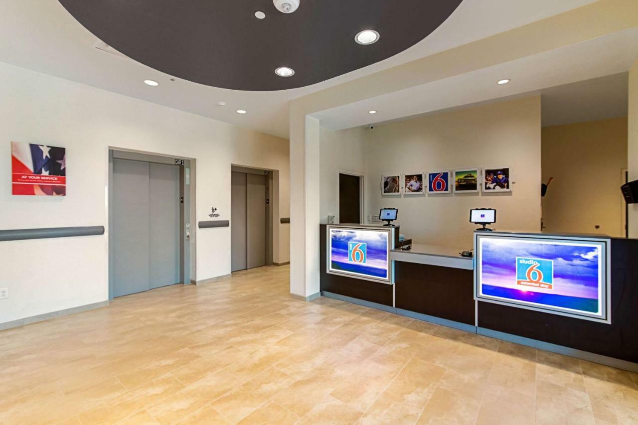 Motel 6 Austin Airport Kültér fotó