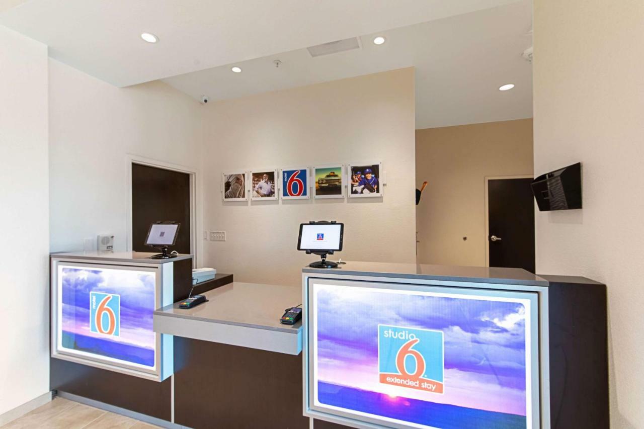 Motel 6 Austin Airport Kültér fotó