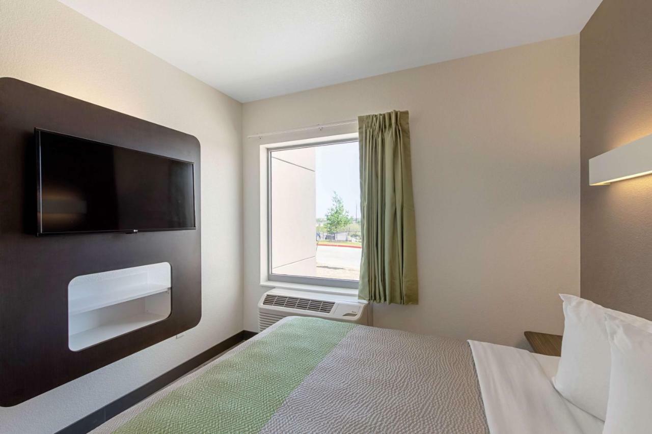 Motel 6 Austin Airport Kültér fotó