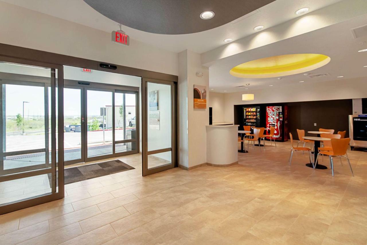 Motel 6 Austin Airport Kültér fotó