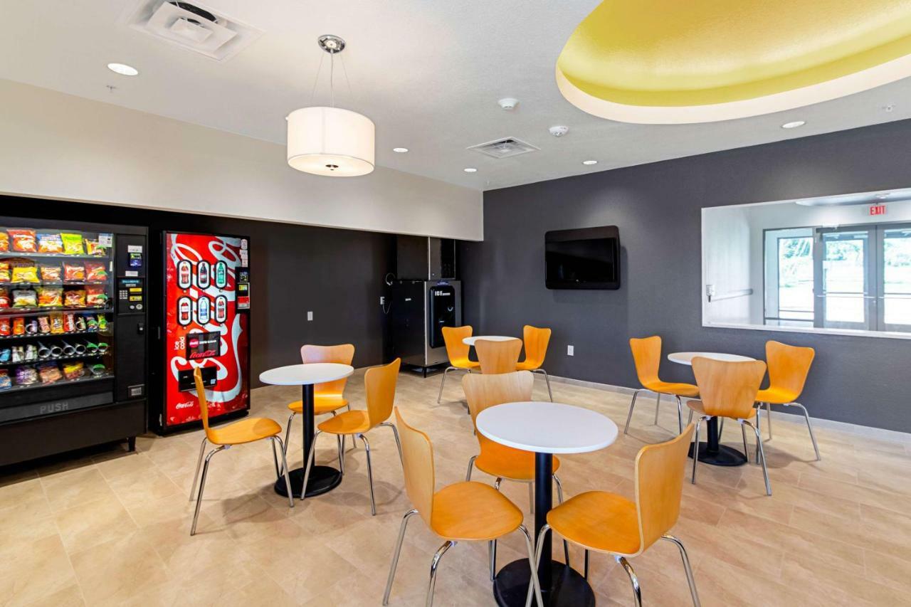 Motel 6 Austin Airport Kültér fotó
