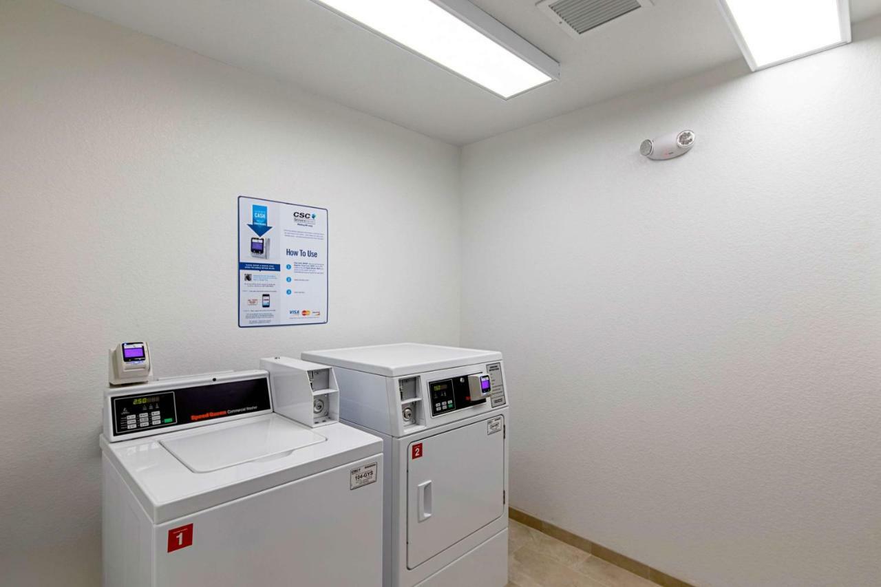 Motel 6 Austin Airport Kültér fotó