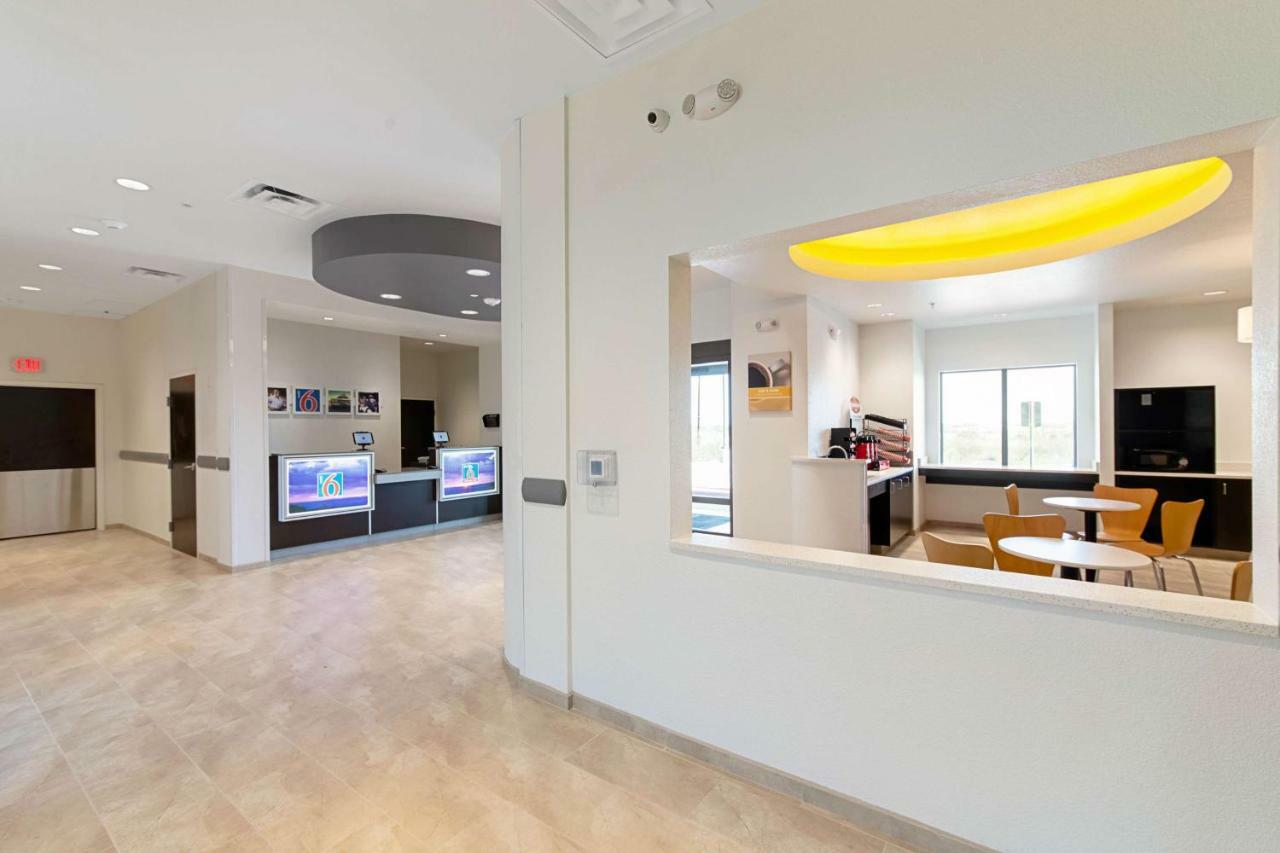 Motel 6 Austin Airport Kültér fotó